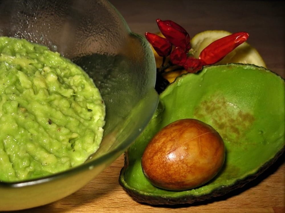 Jak zrobić guacamole? Prosty przepis na pyszną pastę z awokado.