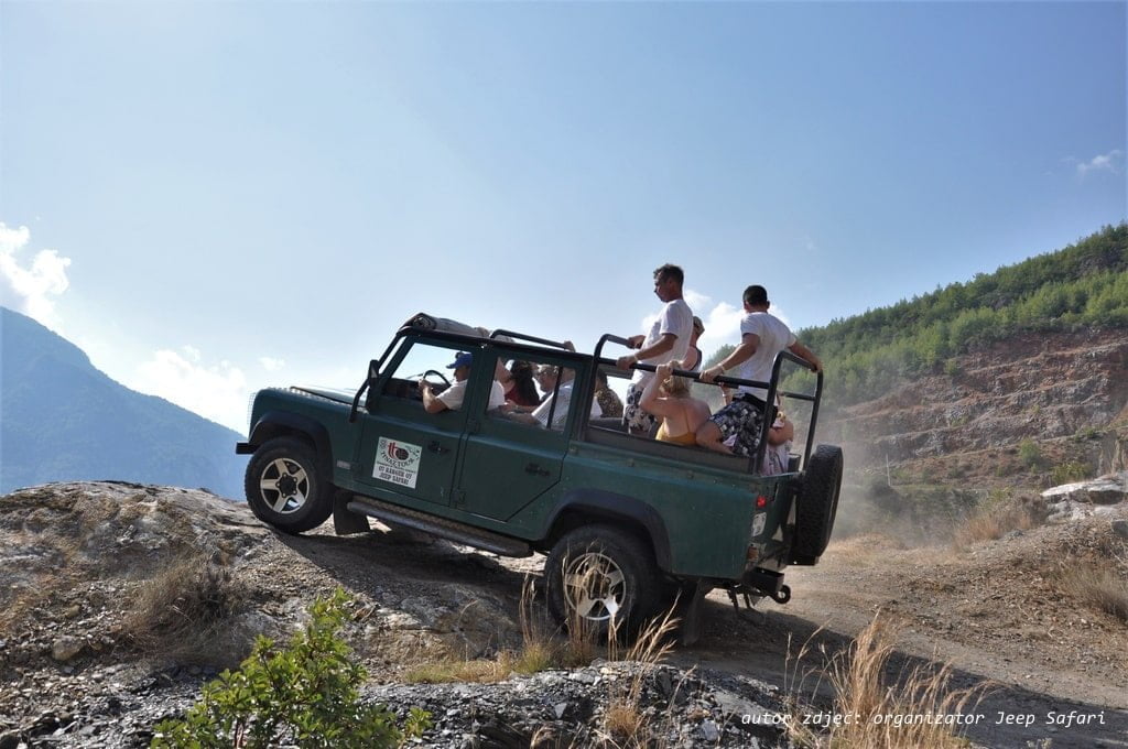 Jeep Safari w Turcji, z Alanyi w góry Taurus. Off road