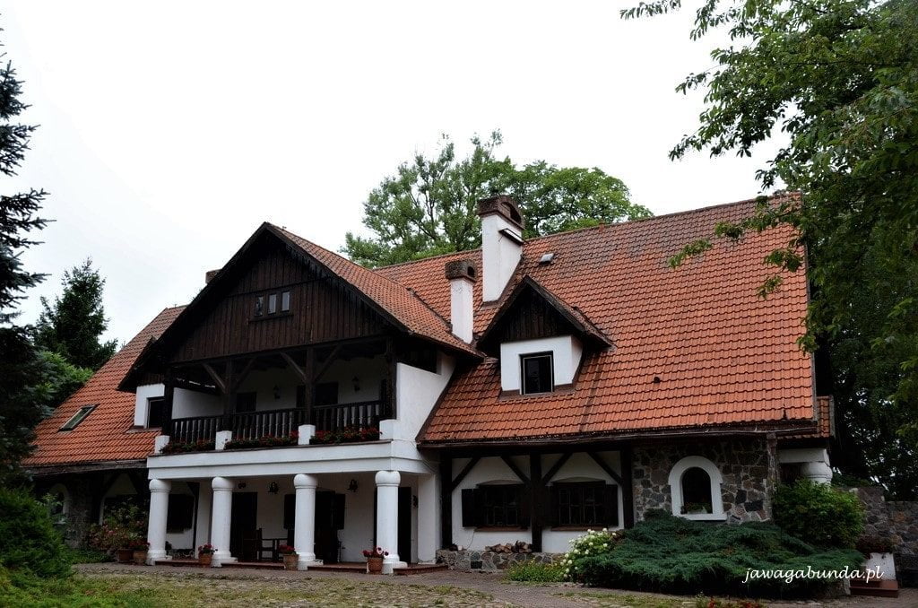 Łaśmiady nad jeziorem