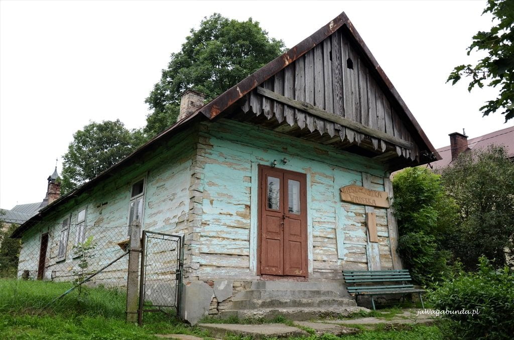zabytkowa chata w Jaśliskach