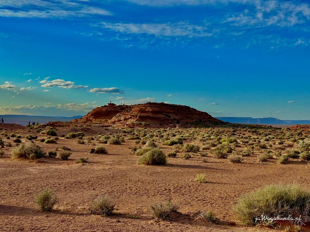 widok na skały na pustyni